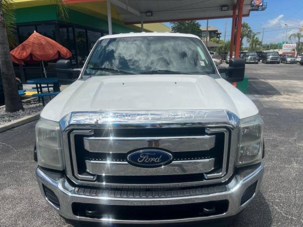2011 Ford Super Duty F-350 - Photo 2