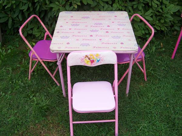 Children princess designed card table w/5 chairs - 4 children's/1 doll 1