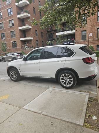 BMW X5 Sports Activity xDrive35i 2016 - $10,500 (Brooklyn)63614669331329124