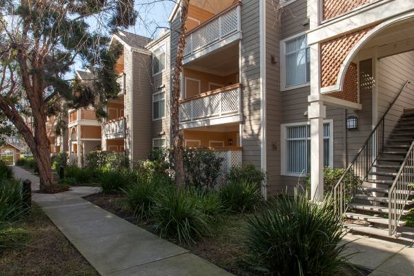 $3,230 / 2br - 1104ft2 - ¡Disfruta de un tranquilo apartamento de lujo 2x2 en el norte de SJ hoy! ¡Llama para una visita! (san jose north)63657981936515120