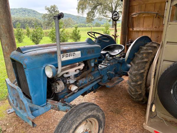 1963 Ford 2000 tractor 1