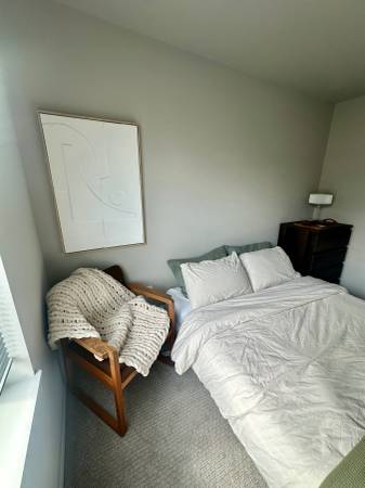 $1,450 / 2br - 144ft2 - Room for rent - $145063747357724035120