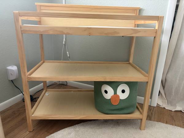 Changing Table Storkcraft 1