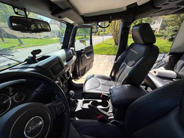 Jeep Wrangler Sahara 2014, ¡28 mil millas! - $23,500 (Potomac)63616738448643124