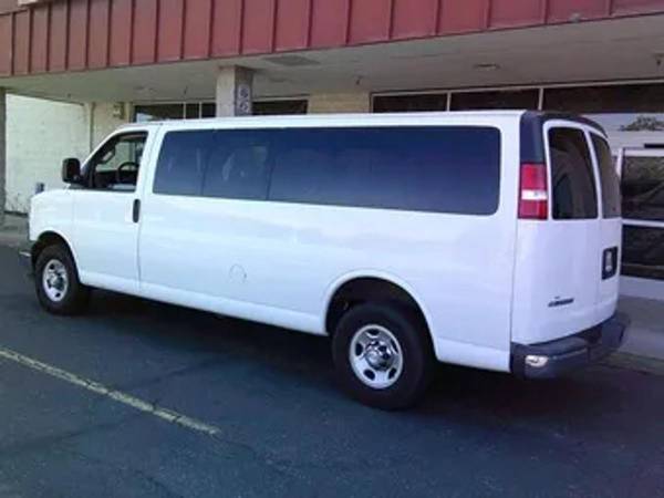 2018 Chevrolet Express 3500 - Photo 8