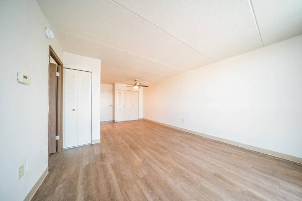 Weekly Resident Activities, Ceiling Fan, Fully Applianced Kitchens 1
