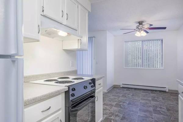 $1,540 / 2br - 834ft2 - Don't let this one get away! 2 BR, 1 BA. Prime Salem location (Salem)63660412547329121