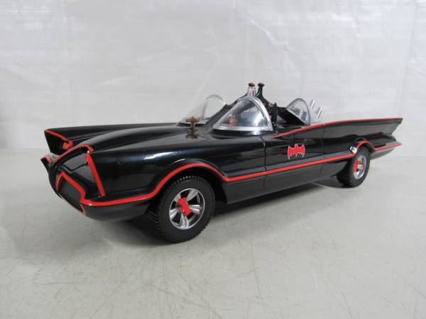 1966 Batmobile Batman Classic TV Series (2013) Mattel 18" & Figures 1