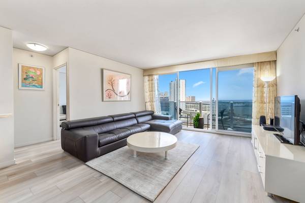 $3,790 / 2br - 1149ft2 - Moana Pacific West, renovated 2/2/2 + den, Ocean & city views! (Honolulu)63939392240771121
