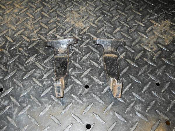82 flt floor board supports 1
