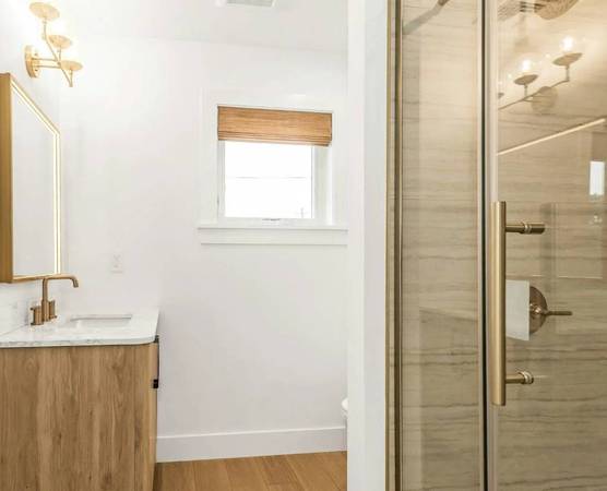 $920 / 1br - Clean and Inviting Apartment Near Downtown Shops (foster city)63813715538817124