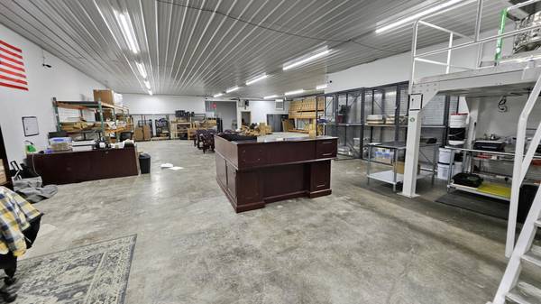 $4,000 / 4000ft2 - Espacio comercial industrial, almacén, garaje, oficina en renta (Saint Albans)63992934927875121