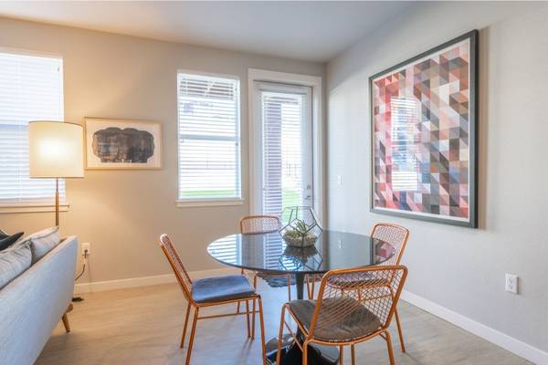 $1,771 / 1br - 700ft2 - Refrigerator, 1/BD, Situated in Tigard! (13285 Southwest Hawks Beard Street, Tigard, OR)63831609011203121