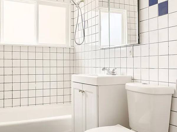 $800 / 2br - This 2 bed 1 bath home (Portland, OR)63776960789635123