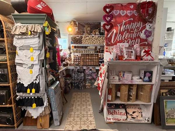 Booth #5 at Bo-Mar Hall Antiques & collectables 1