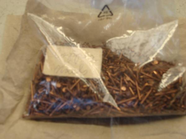 ONE POUND, TWO ONCE BAG OF 3/4 " COPPER NAILS 1