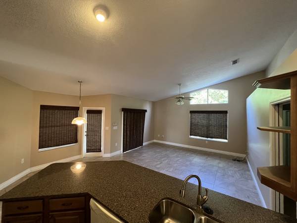 $3,350 / 4br - 3000ft2 - $3350/m  4BR/2 Bath, 2 car garage, Pool, Spa - Rental --Windover Farms (Melbourne)63846409313409122
