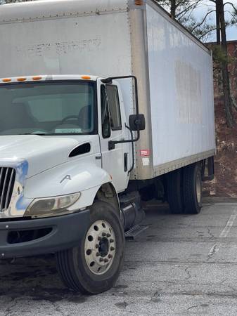 2009 International DuraStar 4300 - $11,500 (Peachtree Corners)63621265343619122