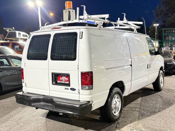 2013 Ford E-Series E 150 - Photo 4