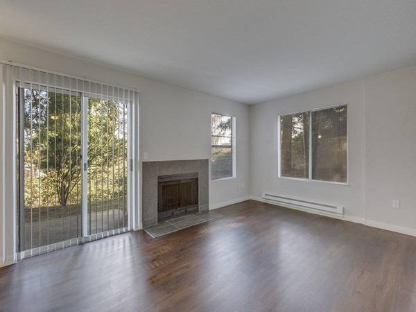 $2,238 / 2br - 930ft2 - Escapada de lujo de 2 dormitorios/2 baños con spa/bañera de hidromasaje, estacionamiento en garaje (Lynnwood)63934418508546120