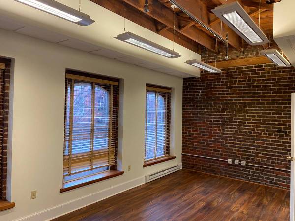 $500 Executive Office Downtown (Shockoe Slip)64027112725633124