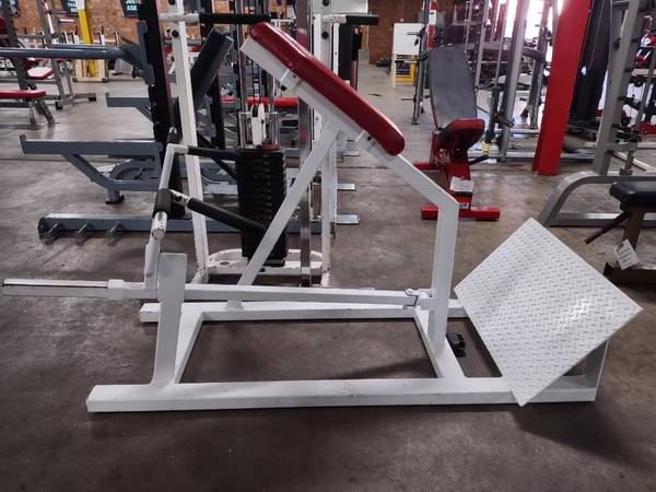 White T Bar Row Red Pad - Used 1