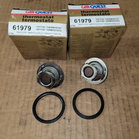 (2) Stant 61979 Thermostat with Gaskets Fits Many GM, Subaru, Suzuki 1