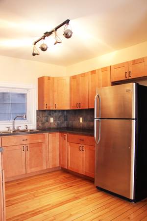 1 206 North Winooski Ave Apt A - AVAILABLE JUNE 1st, 2026 1