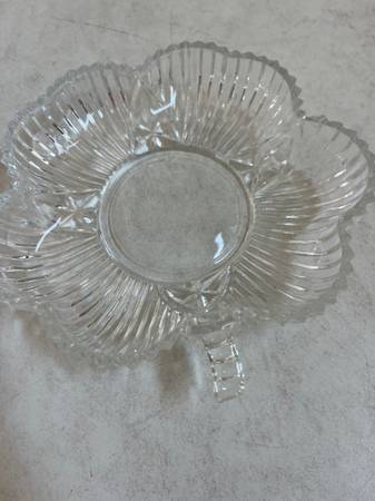 Candy and nut dish clover shaped 6” 1