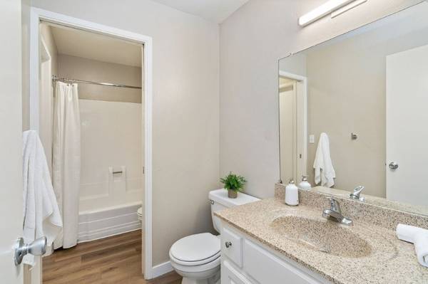 $2,705 / 1 hab - 647 pies² - ¡1 dormitorio en excelente ubicación! (campbell)63682870376323123