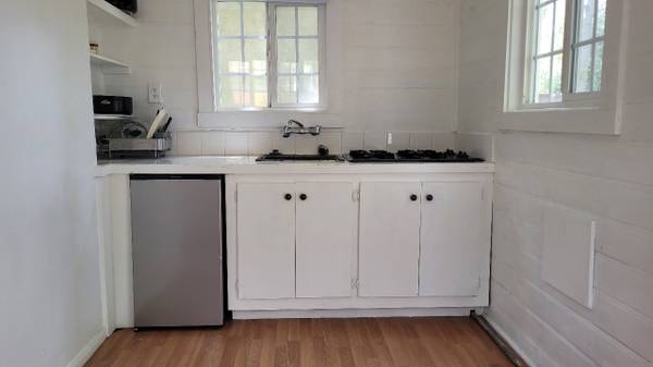 $1,200 estudio cabaña (Lake Hughes)63893108269698123