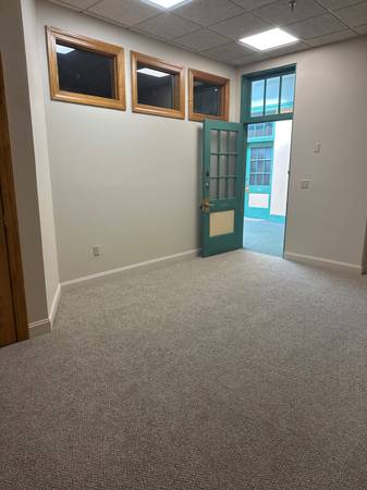 $895 STOUGHTON Office Space  (18" X 13')63856336155779120