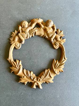 Rustic Cast Iron Cherub Angel Wall Wreath 1