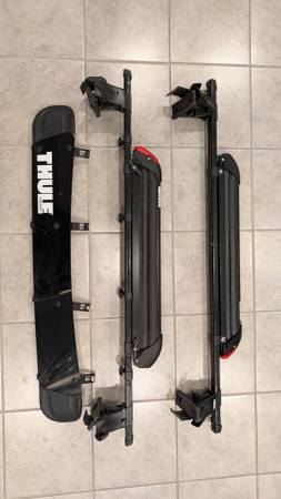 Complete Locked Thule Roof Rack & Yakima Ski Carrier 1