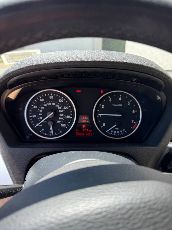 2011 BMW X5 xDrive35i AWD 2011 for sale by the owner