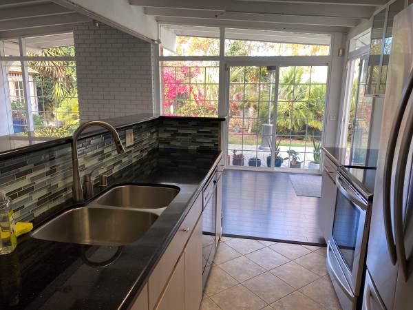 $4,450 / 3br - 1024ft2 - 2BA Single-Family Home (Long-Term Lease) (santa clara)64055522418049123