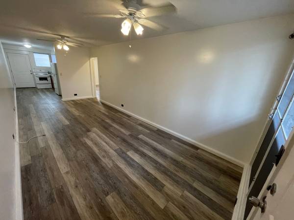 $1,800 / 2br - 722ft2 - 534 Kamoku St. - 2 habitaciones 1 baño 1 estacionamiento - $1800 (Moi'ili'ili)63686745378945120