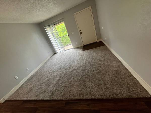$825 / 1br - 591ft2 - Upgraded One Bedroom Ready For You STOP BY TODAY **1st Month Free**63674996356609121