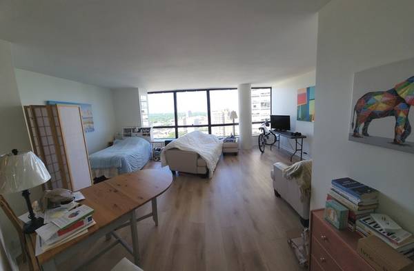 $1,650 / 565ft2 - EDGEWATER BEACH. SPACIOUS STUDIO WITH A NORTH VIEW! (5415 N. Sheridan Road)63959879997443123