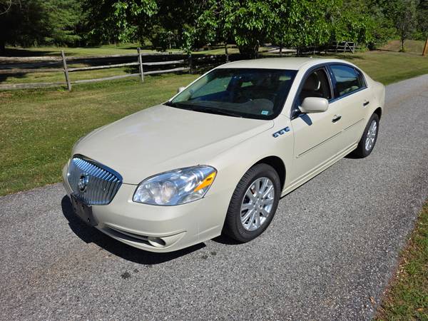 11 Buick Lucerne 1 dueño - pocos kilómetros - excelente estado por dentro y por fuera - $5.900 (Tyngsboro)63507827113985124