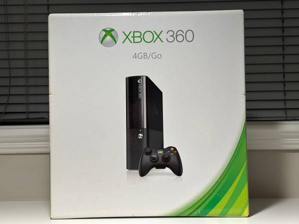 New! XBOX 360 Elite 4GB Console 1