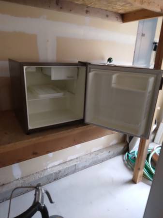 Kenmore Countertop-Mini Refrigerator/Freezer - $60 (Boise)63471412359553121