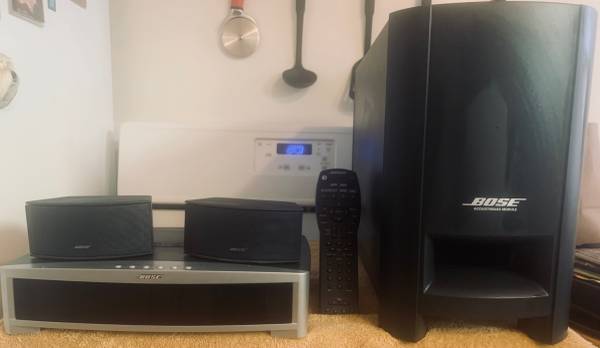 Bose 3 2 1 DVD/CD Entertainment System 1