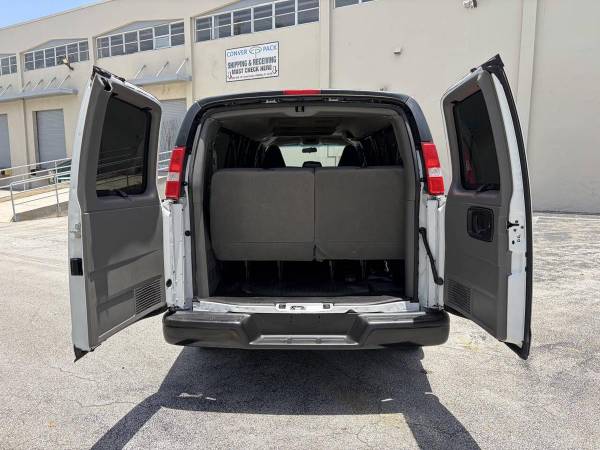 2020 Chevrolet Express LS - Photo 10