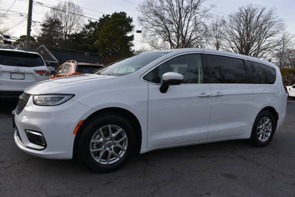 1 Owner 2022 Chrysler Pacifica Touring L 3rd Row WARRANTY! Financing! 1