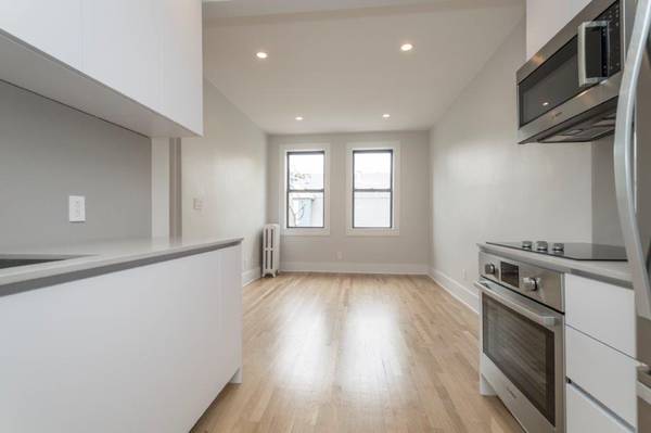 $3,380 / 3br - **BRIGHTON-PET-FRIENDLY 3BEDROOM-CLOSE TO BC, GREEN LINE, COMM AVE! (Brighton)63856336438659122