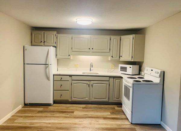 Refrigerator, On-Site Maintenance, Large Closets 1