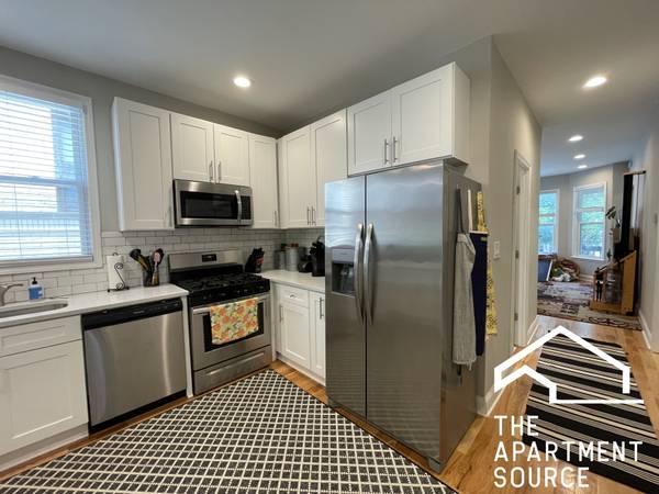 $2,295 / 2br - Great Logan Square 2 Bedroom, 1 Bath Apartment ready for Move-In (Logan Square)64041645114625121