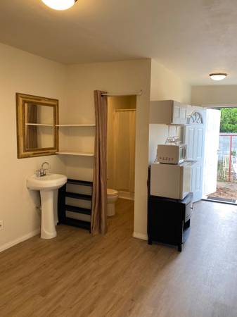 $1,350 / 200ft2 - Mini studio with bathroom (National City)64037044452865121