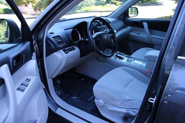 2012 Toyota Highlander Base 1-owner - $13,995 (Precios más bajos en Richs Car Corner)63623644217731124
